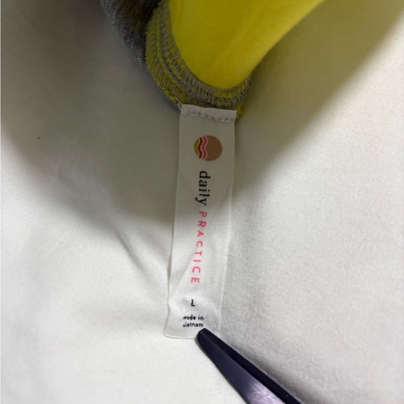 ANTHROPOLOGIE Daily Practice High Rise Drawstring Shorts | Large | Gray Pattern - Picture 8 of 15